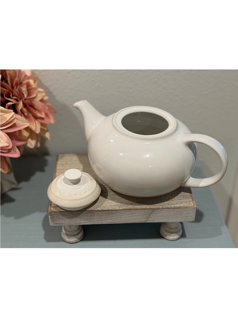 Le Creuset 1.3L Classic Teapot
MERINGUE Stoneware Glossy Finish
Second Choix NEW - Picture 8 of 9
